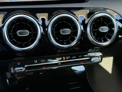 Photo 26 Mercedes Classe A Gén. IV (W177) Ph1 Progressive Line 5