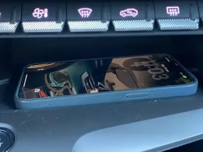 Photo 10 Peugeot 308 III Hybrid 136 e-DCS6 ALLURE