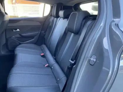 Photo 16 Peugeot 308 III Hybrid 136 e-DCS6 ALLURE