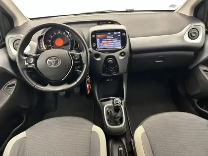 Photo 10 Toyota Aygo 1.0 VVT-i x-play