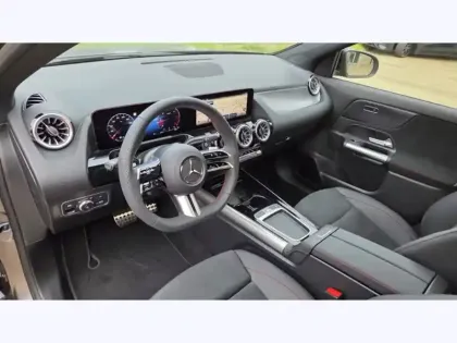 Photo 12 Mercedes GLA 200 d AMG Line