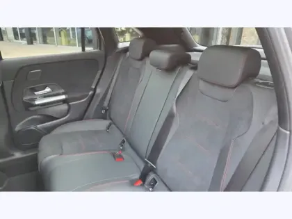 Photo 13 Mercedes GLA 200 d AMG Line