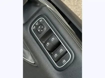 Photo 23 Mercedes Classe A Gén. IV (W177) Ph1 Progressive Line 5