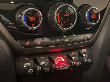 Photo 12 Mini Countryman Cooper Edition Premium Plus 1.5 136 ch avec Stept