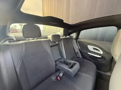 Photo 17 Mercedes CLA Coupe 200 AMG Line