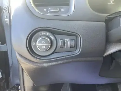 Photo 26 Jeep Renegade Nouveau 1.5 Turbo T4 130 ch BVR7 e-Hybrid Summit