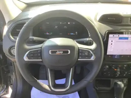 Photo 17 Jeep Renegade Nouveau 1.5 Turbo T4 130 ch BVR7 e-Hybrid Summit