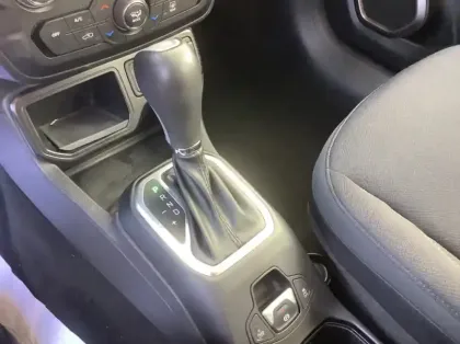 Photo 21 Jeep Renegade Nouveau 1.5 Turbo T4 130 ch BVR7 e-Hybrid Summit