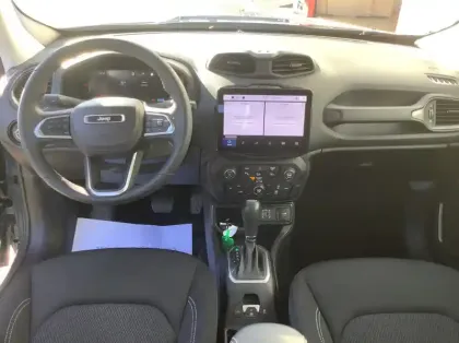 Photo 12 Jeep Renegade Nouveau 1.5 Turbo T4 130 ch BVR7 e-Hybrid Summit