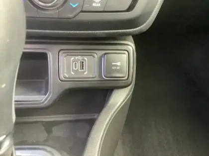 Photo 20 Jeep Renegade Nouveau 1.5 Turbo T4 130 ch BVR7 e-Hybrid Summit