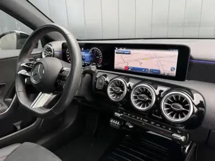 Photo 10 Mercedes Classe A 250 e Hybrid EQ AMG Line