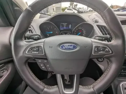 Photo 16 Ford Kuga  2.0 TDCi 150ch Stop&Start Vignale 4x2 Euro6.2