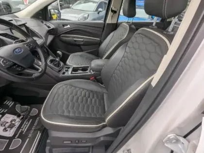 Photo 11 Ford Kuga  2.0 TDCi 150ch Stop&Start Vignale 4x2 Euro6.2
