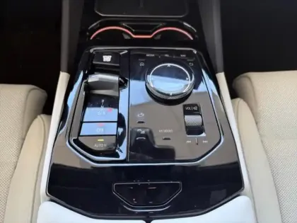 Photo 10 BMW Serie 5 Gén. VII (G61) Ph1 M Sport 5