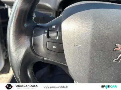 Photo 12 Peugeot 208  1.6 BlueHDi 100ch Féline 5p