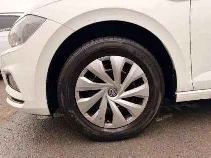 Photo 10 Volkswagen Polo Gén. V Ph2 Trendline 5