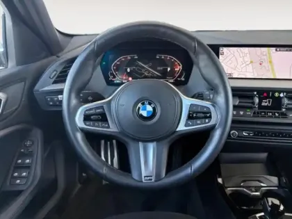 Photo 11 BMW Serie 1 Gén. III (F40) Ph2 M Sport 5