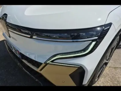 Photo 13 Renault Megane Gén. V (BCB) Ph1 Iconic 5