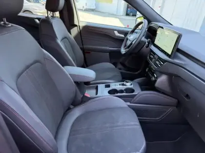 Photo 10 Ford Kuga  2.5 Duratec 180ch Hybrid FlexiFuel ST-Line X Powershift