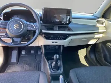 Photo 10 Suzuki Swift Gén. IV Ph2 Avantage 5