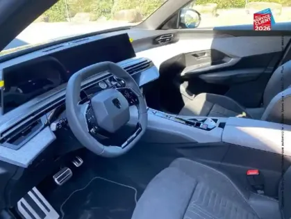 Photo 14 Peugeot 5008  Hybrid 145ch GT Exclusive e-DCS6