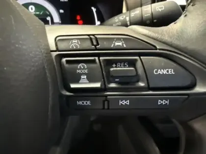 Photo 6 Toyota Yaris Gén. IV Ph1 NG Design 5