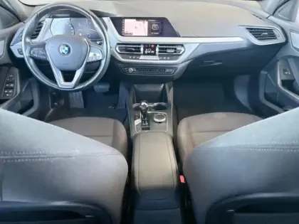 Photo 9 BMW Serie 1 Gén. III (F40) Ph1 Business Design 5