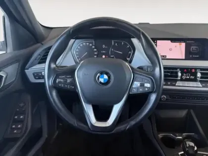 Photo 11 BMW Serie 1 Gén. III (F40) Ph1 Business Design 5