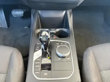 Photo 10 BMW Serie 1 Gén. III (F40) Ph1 Business Design 5