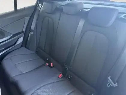 Photo 12 BMW Serie 1 Gén. III (F40) Ph1 Business Design 5