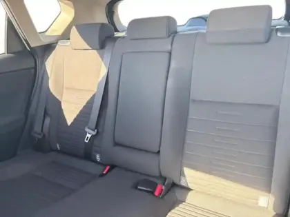 Photo 7 Toyota Auris  HSD 136h Design