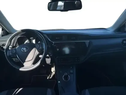 Photo 5 Toyota Auris  HSD 136h Design