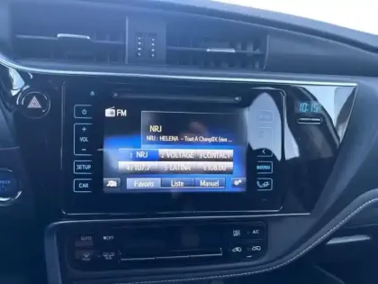 Photo 12 Toyota Auris  HSD 136h Design