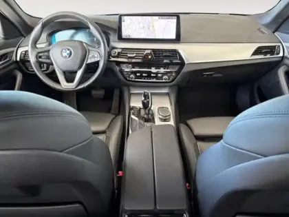 Photo 9 BMW Serie 5 Série 5 518dA 150ch Business Design Steptronic