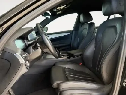 Photo 8 BMW Serie 5 Série 5 518dA 150ch Business Design Steptronic