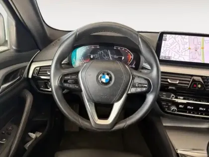 Photo 11 BMW Serie 5 Série 5 518dA 150ch Business Design Steptronic
