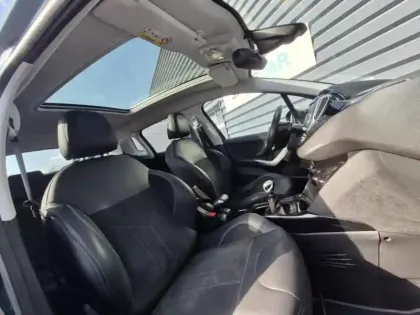 Photo 14 Peugeot 2008 Gén. I Ph2 Crossway 5