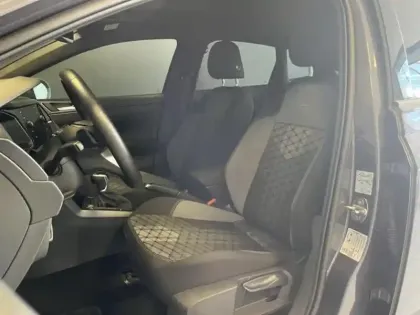 Photo 14 Volkswagen Taigo Gén. I Ph1 Evo R-Line Edition 5