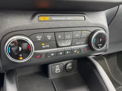 Photo 14 Ford Kuga  2.5 Duratec 190ch FHEV E85 Vignale BVA