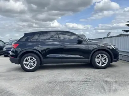 Photo 6 Audi Q3  35 TFSI 150ch Design S tronic 7