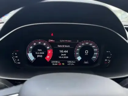 Photo 10 Audi Q3  35 TFSI 150ch Design S tronic 7