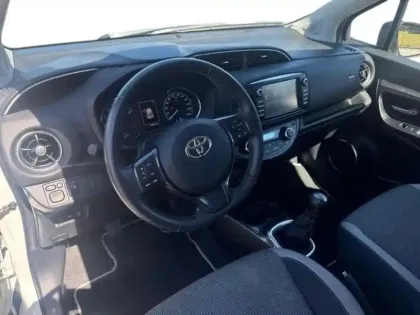 Photo 14 Toyota Yaris Gén. III Ph3 Design Y20 5