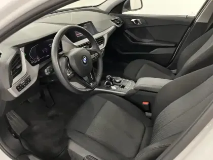 Photo 7 BMW Serie 1 Série 1 118dA 150ch Business Design