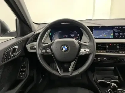 Photo 9 BMW Serie 1 Série 1 118dA 150ch Business Design