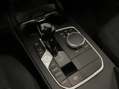 Photo 11 BMW Serie 1 Série 1 118dA 150ch Business Design