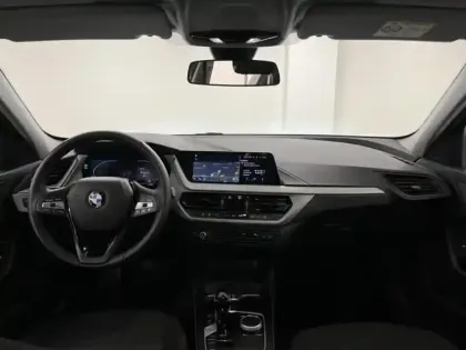 Photo 8 BMW Serie 1 Série 1 118dA 150ch Business Design