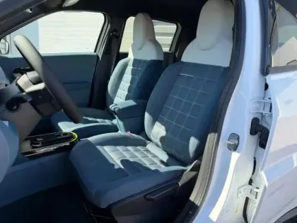 Photo 8 Fiat Panda Grande  1.2 Hybrid 100ch La Prima eDCT6