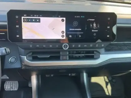 Photo 7 Jeep Compass  1.2 Turbo T3 145ch e-Hybrid First Edition BVR6