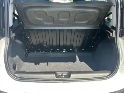 Photo 7 Fiat Panda Gén. III Ph1 NG City Cross 5