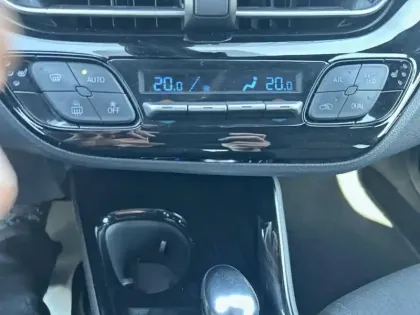 Photo 12 Toyota C-HR  Hybride 122h Dynamic